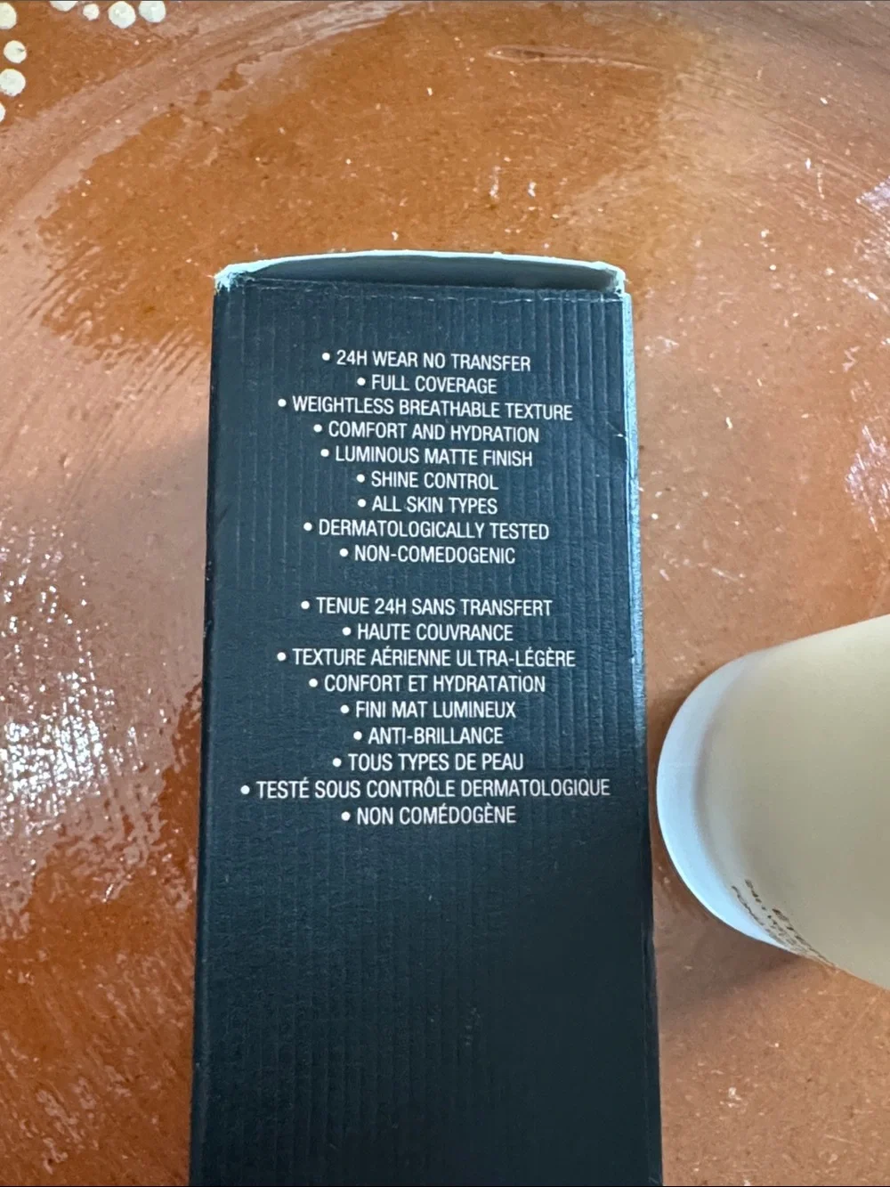 Gucci Foundation spf 15 24-hour wear Shine Control breathable foundation 170W